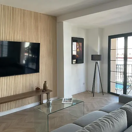 House Of Maximus - High Standing - Centre 90m2 * Τορρεμολίνος